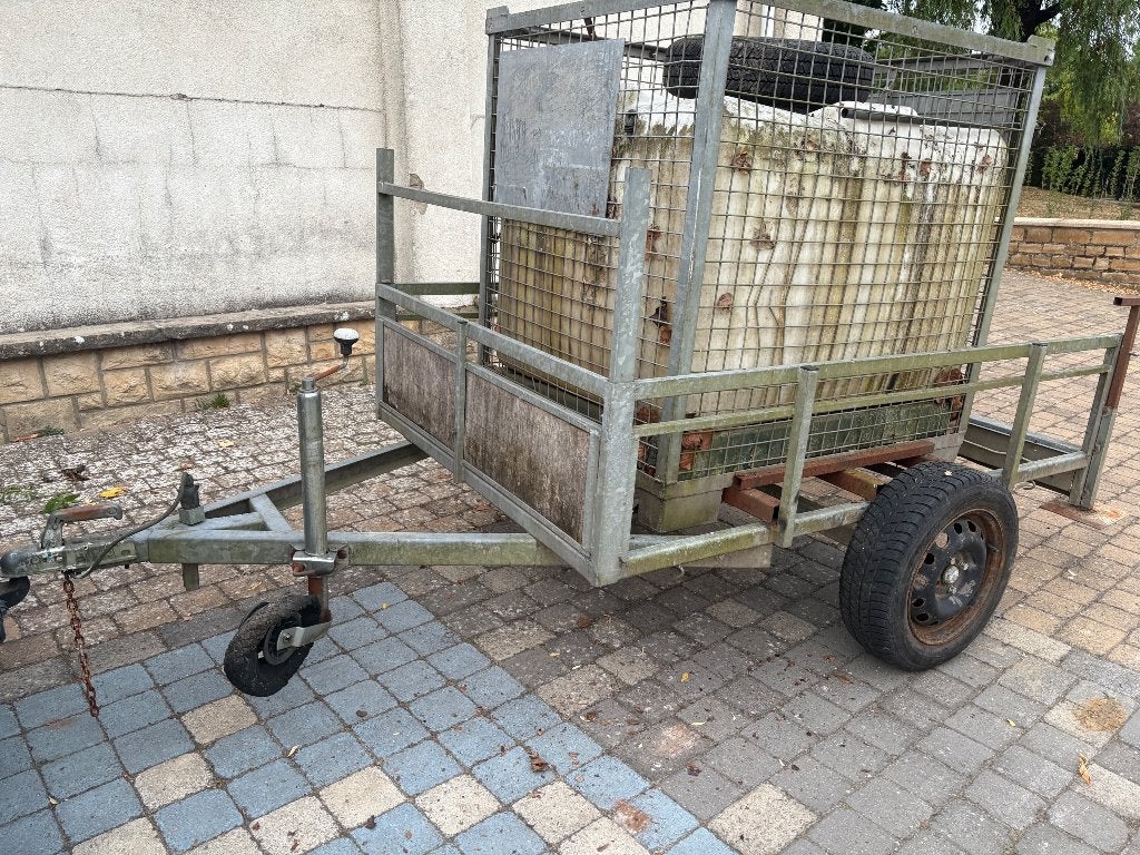 Remorque avec cubi à eau, Enlèvement, Utilisé