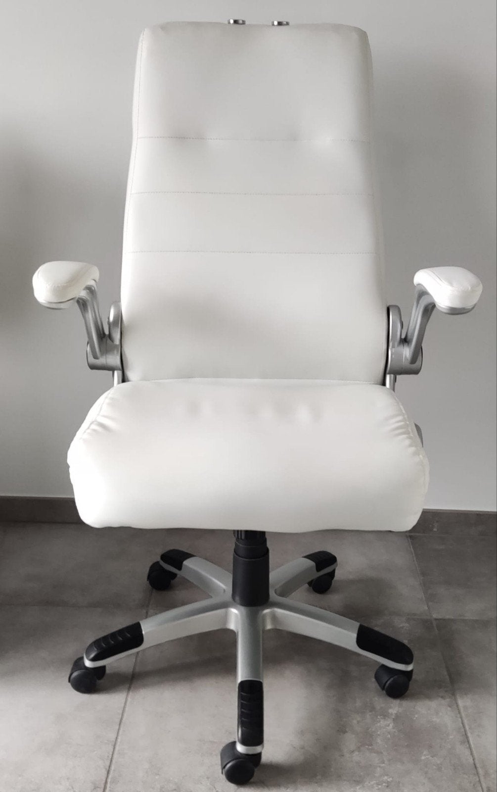 Chaise de bureau sur roulettes, grande assise, hauteur régla, Enlèvement, Utilisé, Blanc, Chaise de bureau