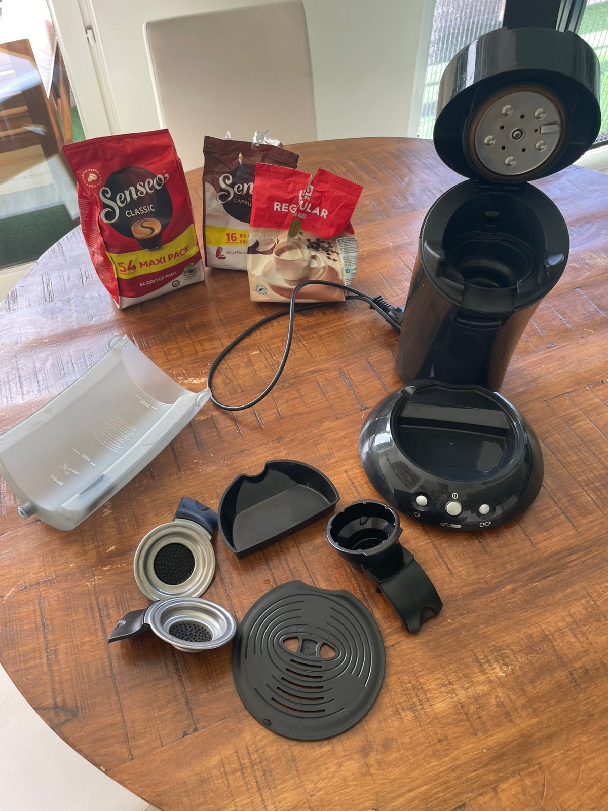 Tampons Senseo +, Electroménager, Cafetières, Réservoir d'eau amovible, Dosettes et capsules de café, 1 tasse, Comme neuf