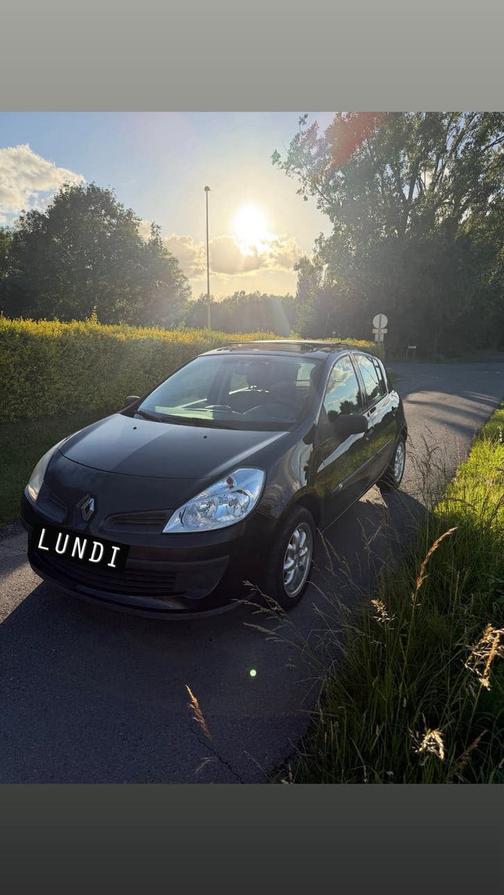 ✅ Renault Clio 1.2 Essence - 155000km – Toit ouvrant avec CT, Autos, Renault, Particulier, Clio, Air conditionné, Ordinateur de bord