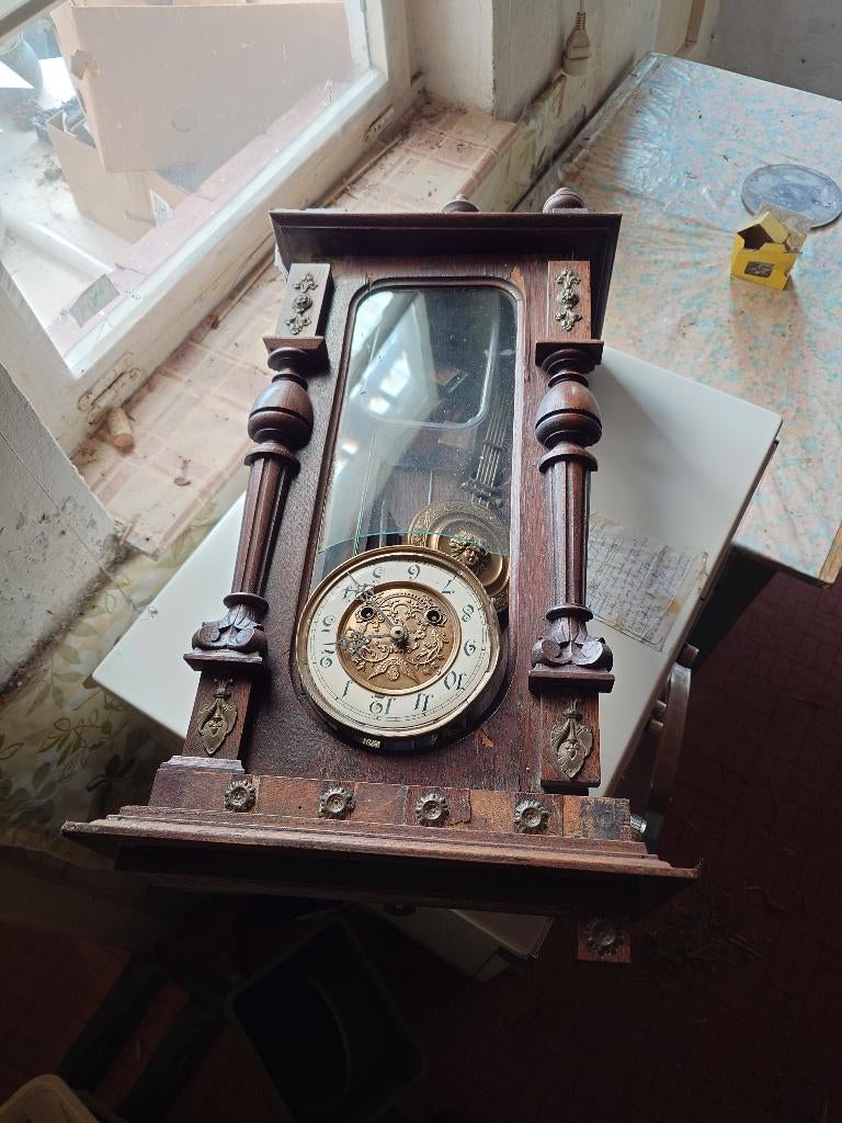 Oude slingerwandklok - voor restauratie, Enlèvement