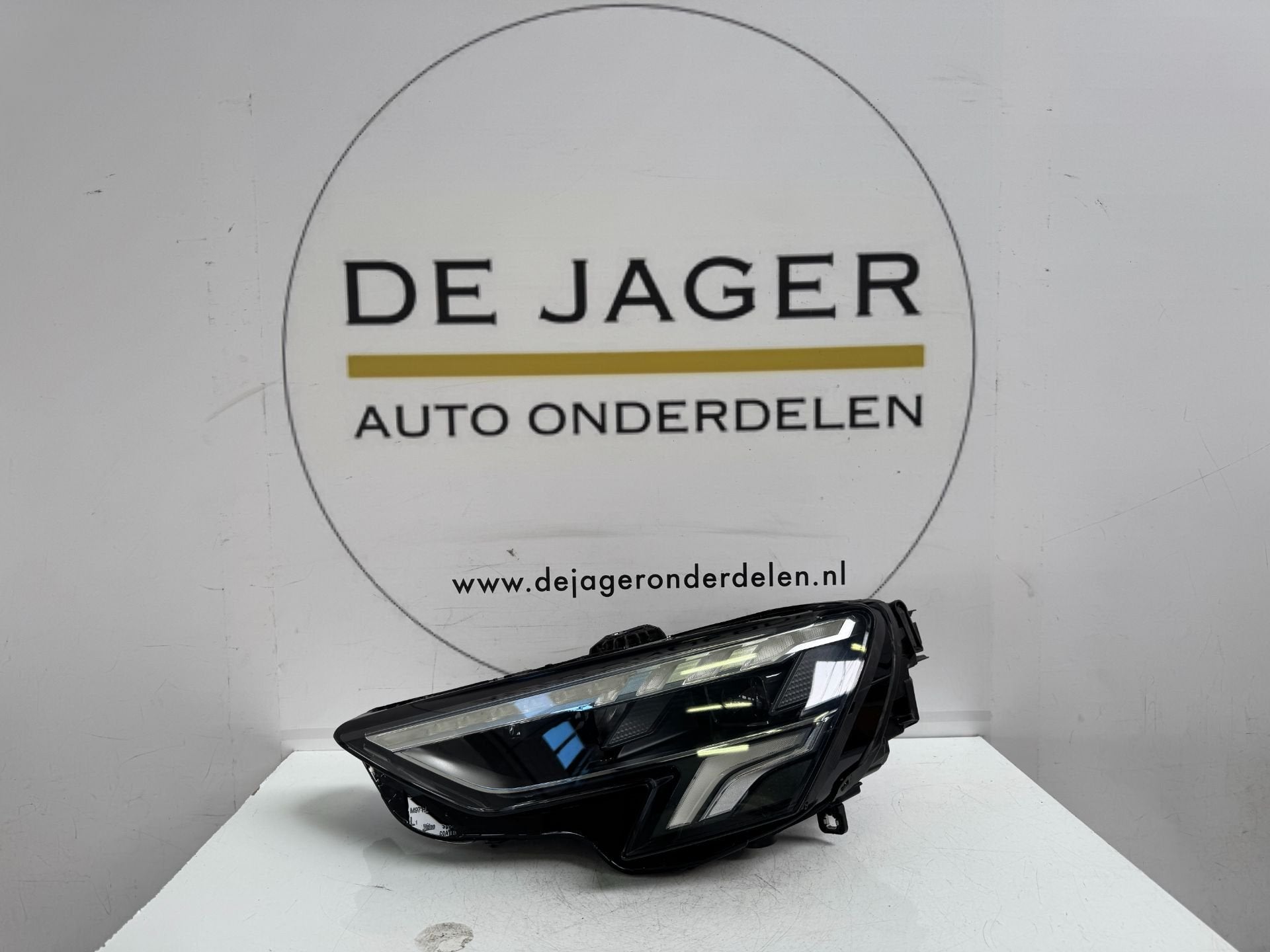 AUDI 8Y A3 FULL LED PHARE GAUCHE COMPLET 8Y0941033, AUDI AG, Auto-Union-Strasse 1
85045  Ingolstadt, DE, Audi, Utilisé
