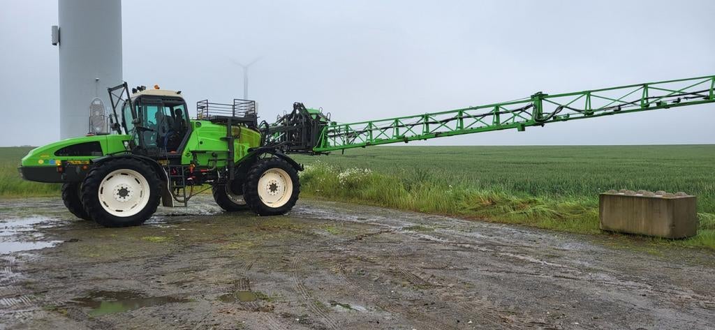 TECNOMA LAZER 4000 ZELFRIJDENDE VELDSPUIT