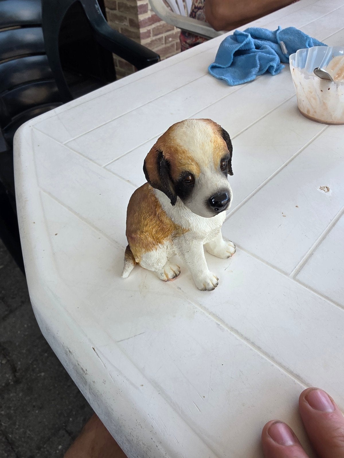 beeldje van hond, Enlèvement ou Envoi