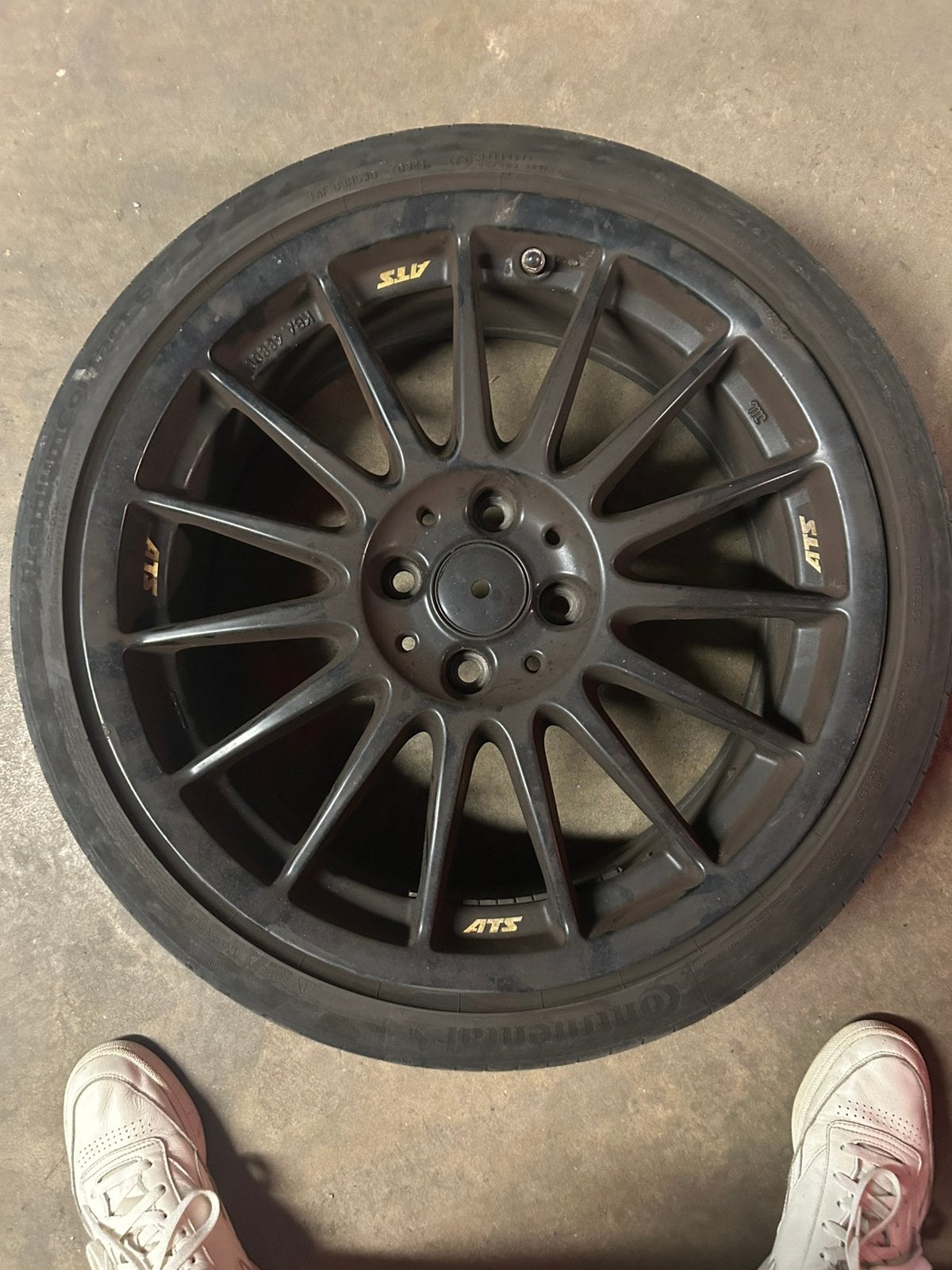 4 Jantes + pneus 18 pouces 300€ à discuter, Autos : Pièces & Accessoires, Pneus & Jantes, Enlèvement, Utilisé, Pneu(s), 18 pouces