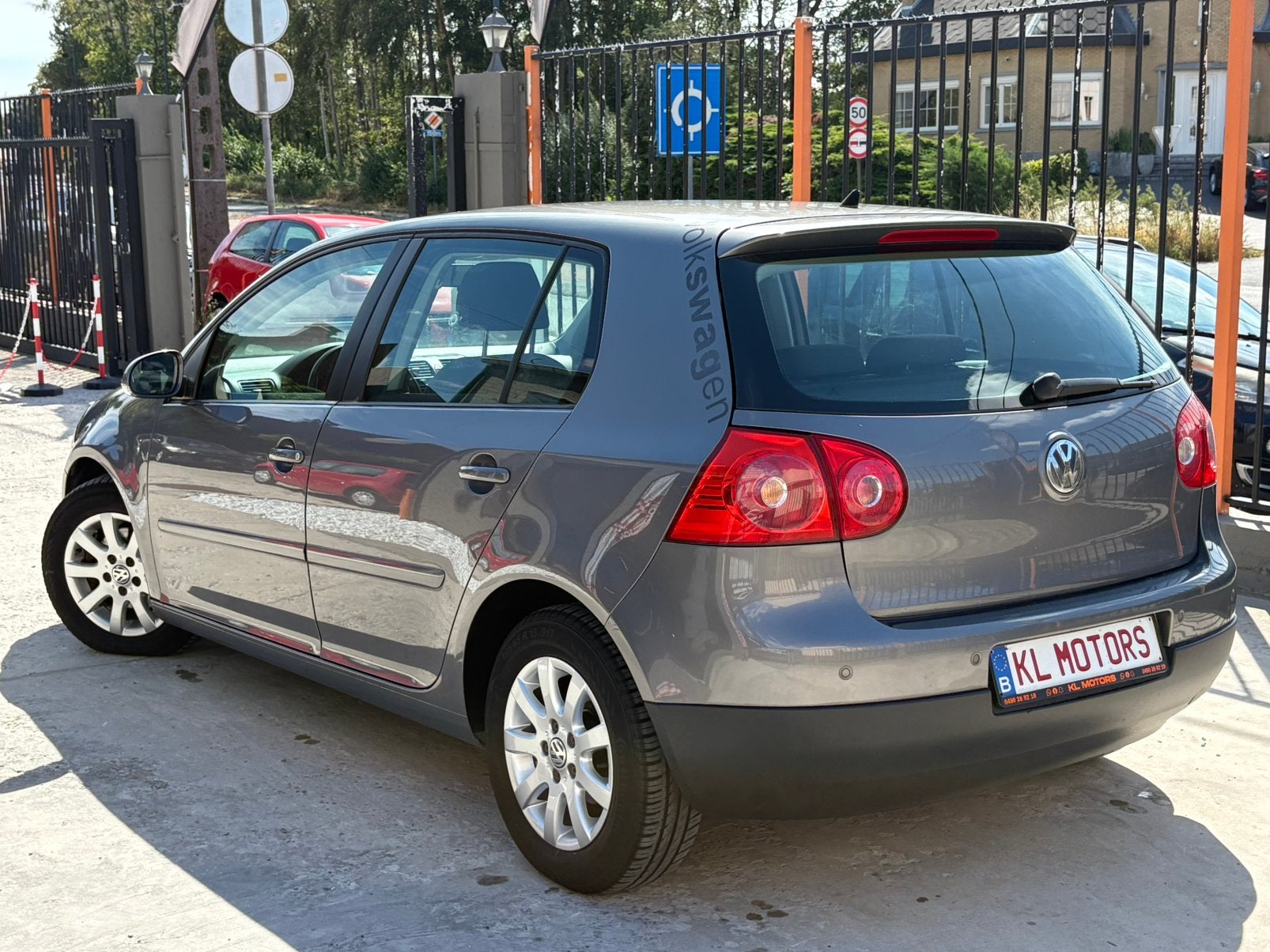 VW GOLF V 1.6i ESSENCE 172 000KM CARPASS 2006 XÉNON CARPLAY, Auto's, Voorwielaandrijving, Stof, Zwart, Bedrijf