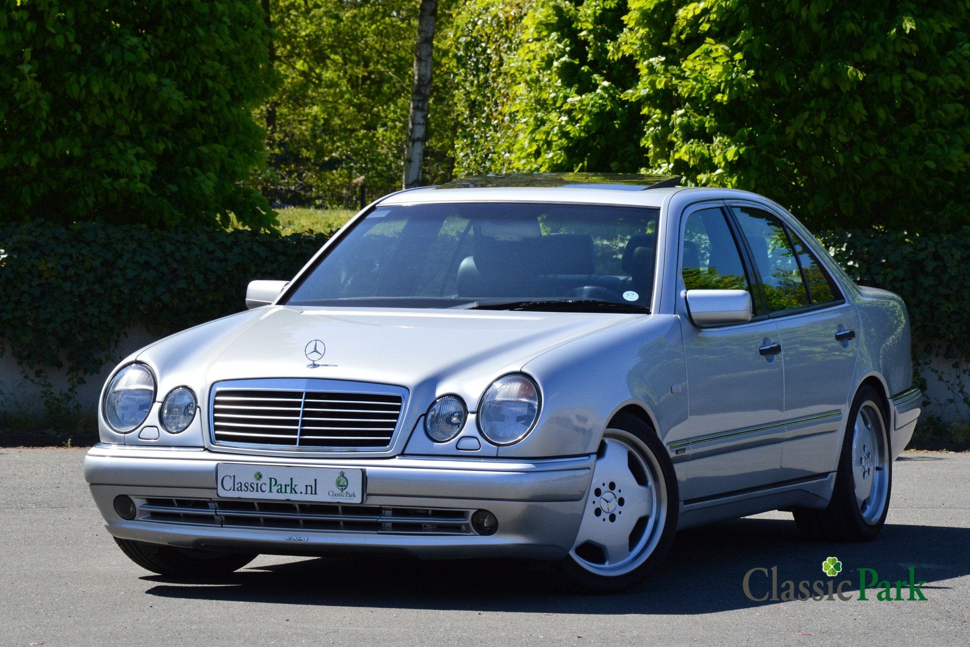 Mercedes-Benz E50 AMG (bj 1996, automaat), Auto's, Automaat, 4 deurs, Achterwielaandrijving, Zwart