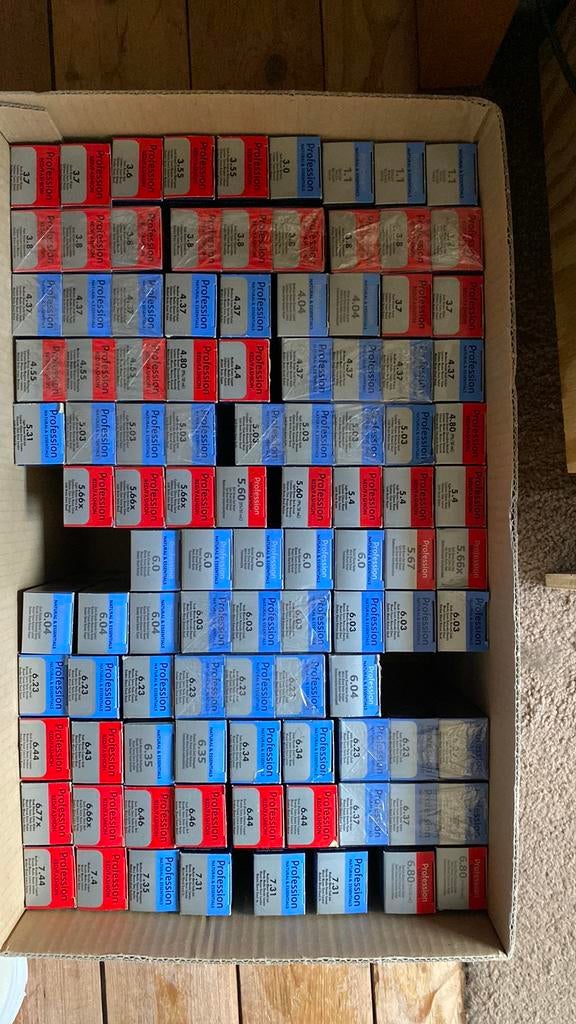 Indola permanent caring color 60ml permanente haarkleuring, Ophalen of Verzenden, Zo goed als nieuw