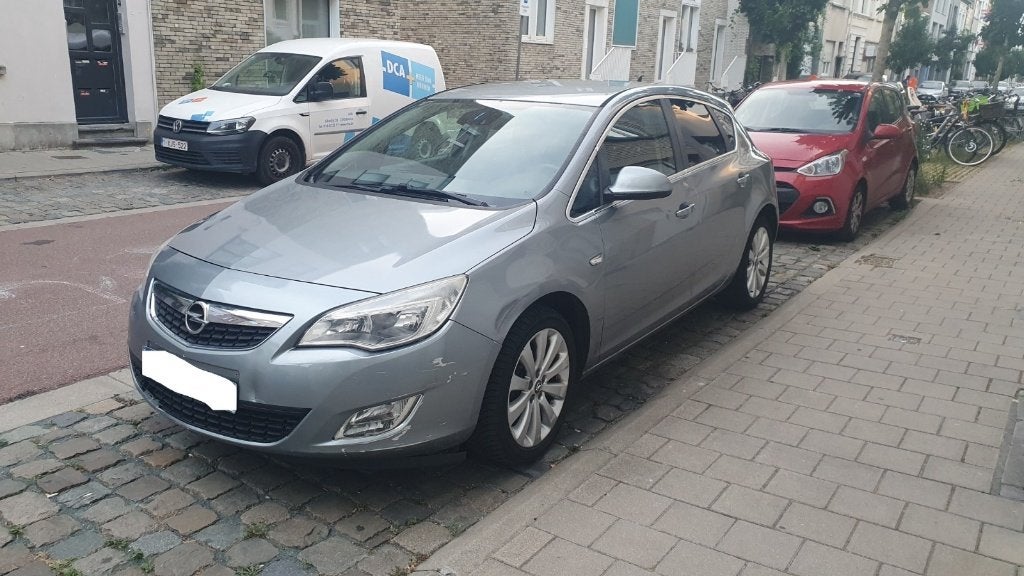 Opel Astra 1.4 essence 2011, Achat, https://public.car-pass.be/vhr/6961b7e3-790f-4095-b165-0f588fc3e18f, Boîte manuelle, Noir