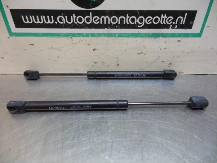 Amortisseur kit capot moteur d'un Chrysler 300 C, 3 mois de garantie, Utilisé, -, -