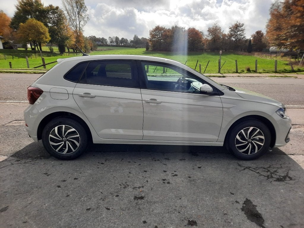 VW Polo « Live » 1.0 TSI GARANTIE CONSTRUCTEUR VÉHICULE NEUF, Autos, 121 g/km, Achat, Euro 6, Entreprise