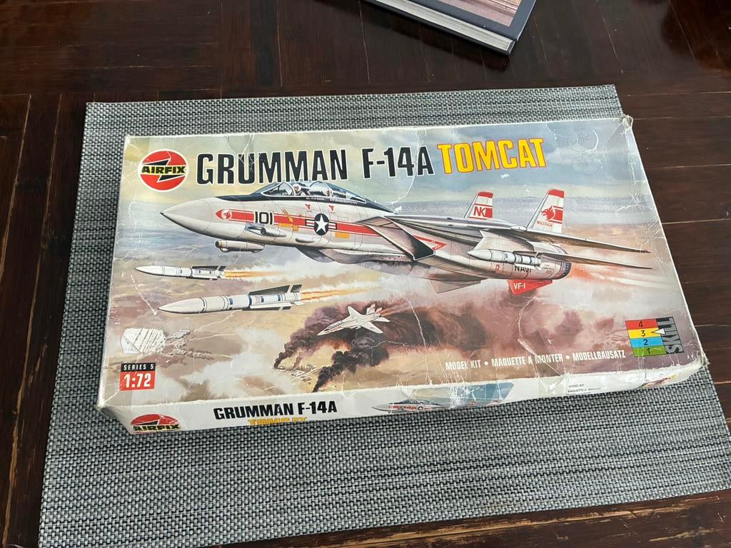 maquette avion grumman f-14a tomcat airfix 1/72, Autres marques, Comme neuf, Enlèvement, 1:72 à 1:144