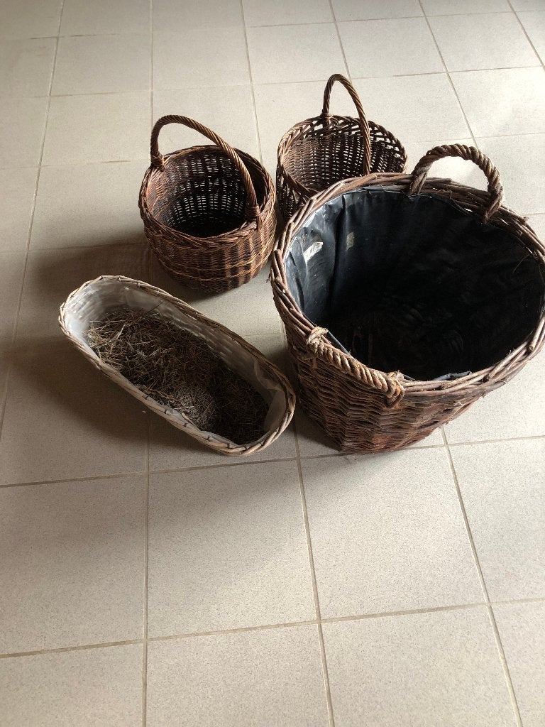 Rieten manden, Enlèvement, Panier