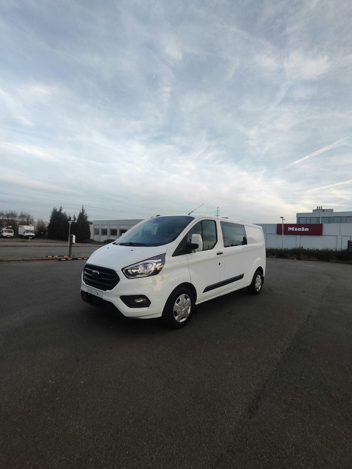 Ford Transit Custom à cabine double automatique — 2023 — Die, Autos, Verrouillage central, Achat, Euro 6, Entreprise