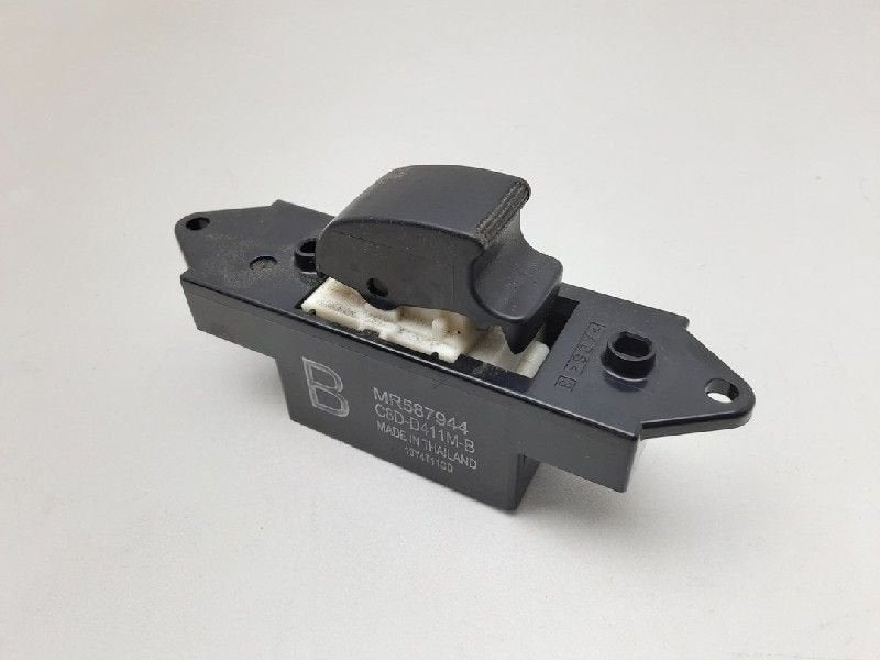 COMMUTATEUR SIEGE CHAUFFANT Mitsubishi ASX (|8610A076|), Utilisé, Mitsubishi