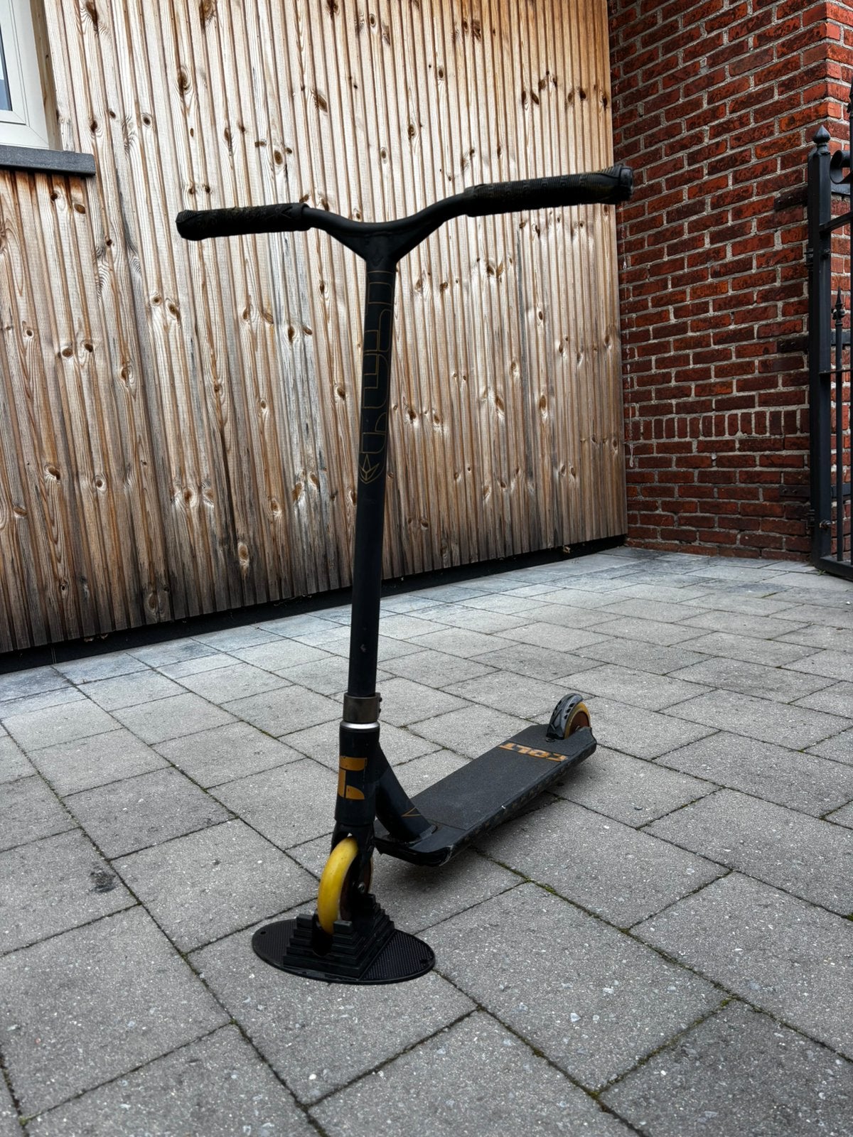 BLUNT ENVY Colt S4 Stuntstep, Fietsen en Brommers, Ophalen, Gebruikt, Gewone step