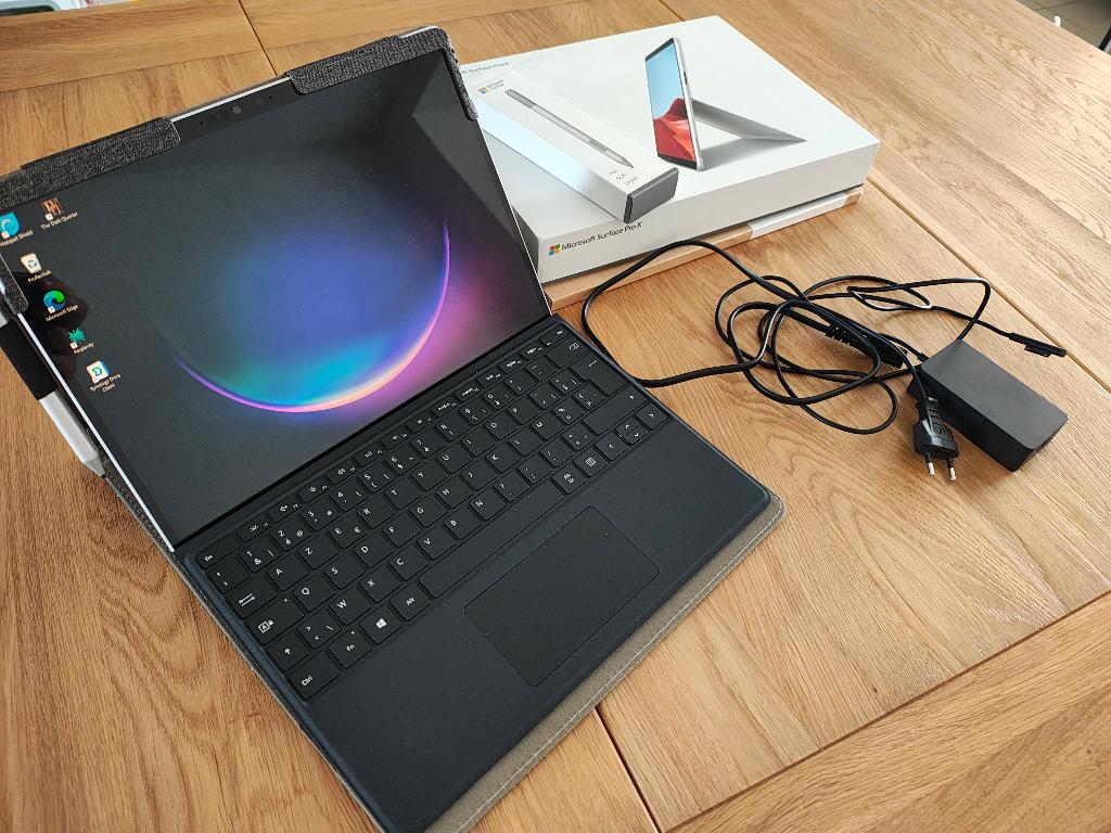 Microsoft Surface Pro X + accessoires, Computers en Software, 256 GB, 13 inch, Met touchscreen, Ophalen of Verzenden