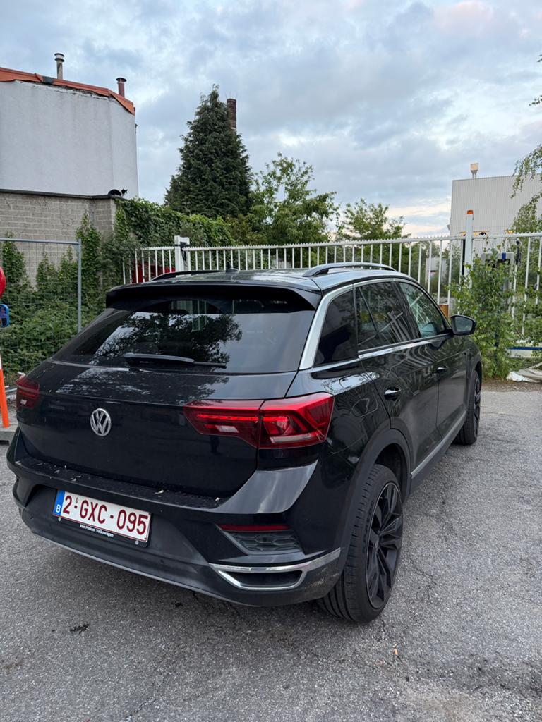 Volkswagen T-Roc 1.5 TSI 150pk R-Line | Panodak | Leder |, Auto's, Volkswagen, Zwart, Leder, Handgeschakeld, Particulier