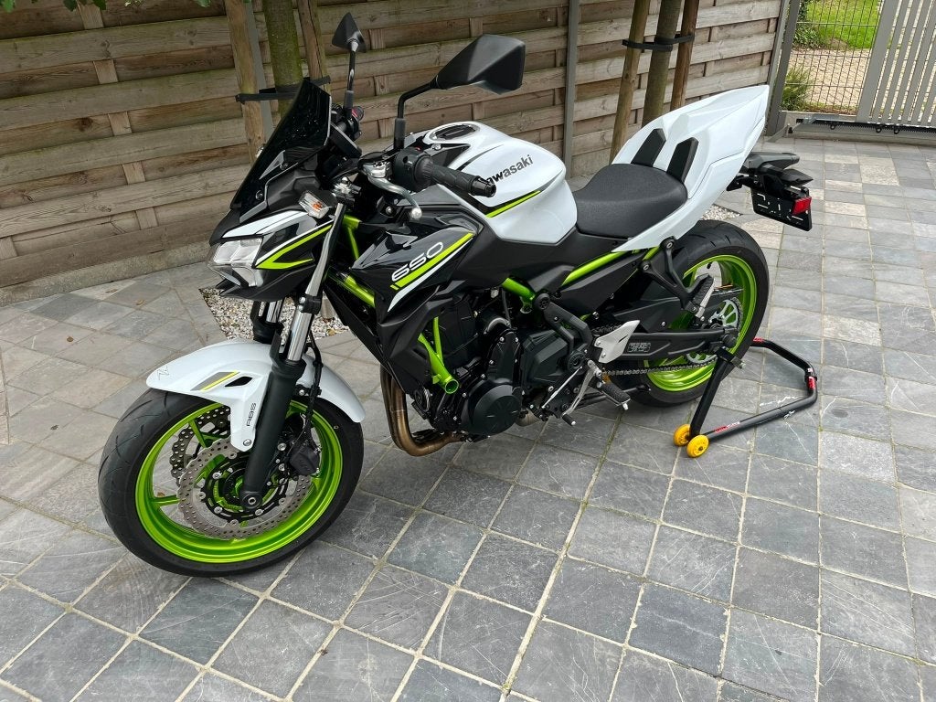 Kawasaki Z650N **2400km**Akrapovic**Performance Pakket**, Motoren, 2 cilinders, Bedrijf, Meer dan 35 kW, Handgeschakeld