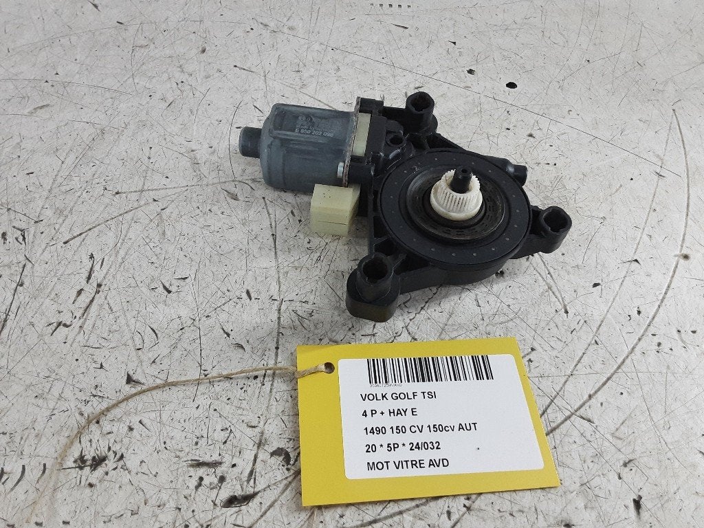MOTEUR LEVE VITRE ELECTRIQUE AVANT DROIT Golf VII (AUA), Volkswagen, Volkswagen AG, Utilisé, Kundenbetreuung@volkswagen.de