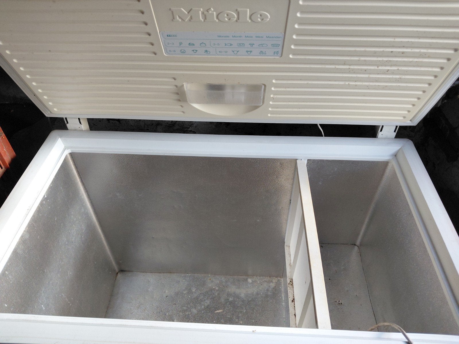Miele diepvrieskist 280 liter, Ophalen
