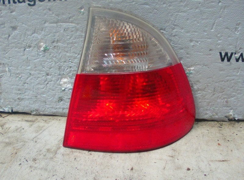 ACHTERLICHT RECHTS BUITEN BMW 3 serie Touring (E46 / 3), Gebruikt, BMW, Petuelring 130
80809  München, DE, Bayerische Motoren Werke AG