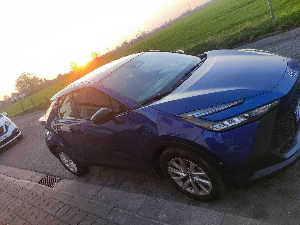 vends chr de fevrier 2026 taxes tres basses (TMC 100 euros), Autos, Toyota, Achat, 5 portes, 5 places, Automatique