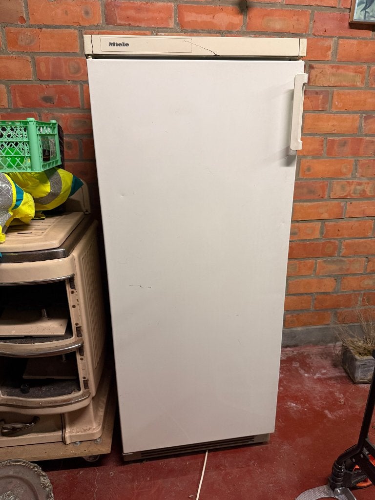 Miele koelkast type K 331 S - 314L inhoud, Electroménager, Sans bac à congélation, Utilisé, 200 litres ou plus, 45 à 60 cm