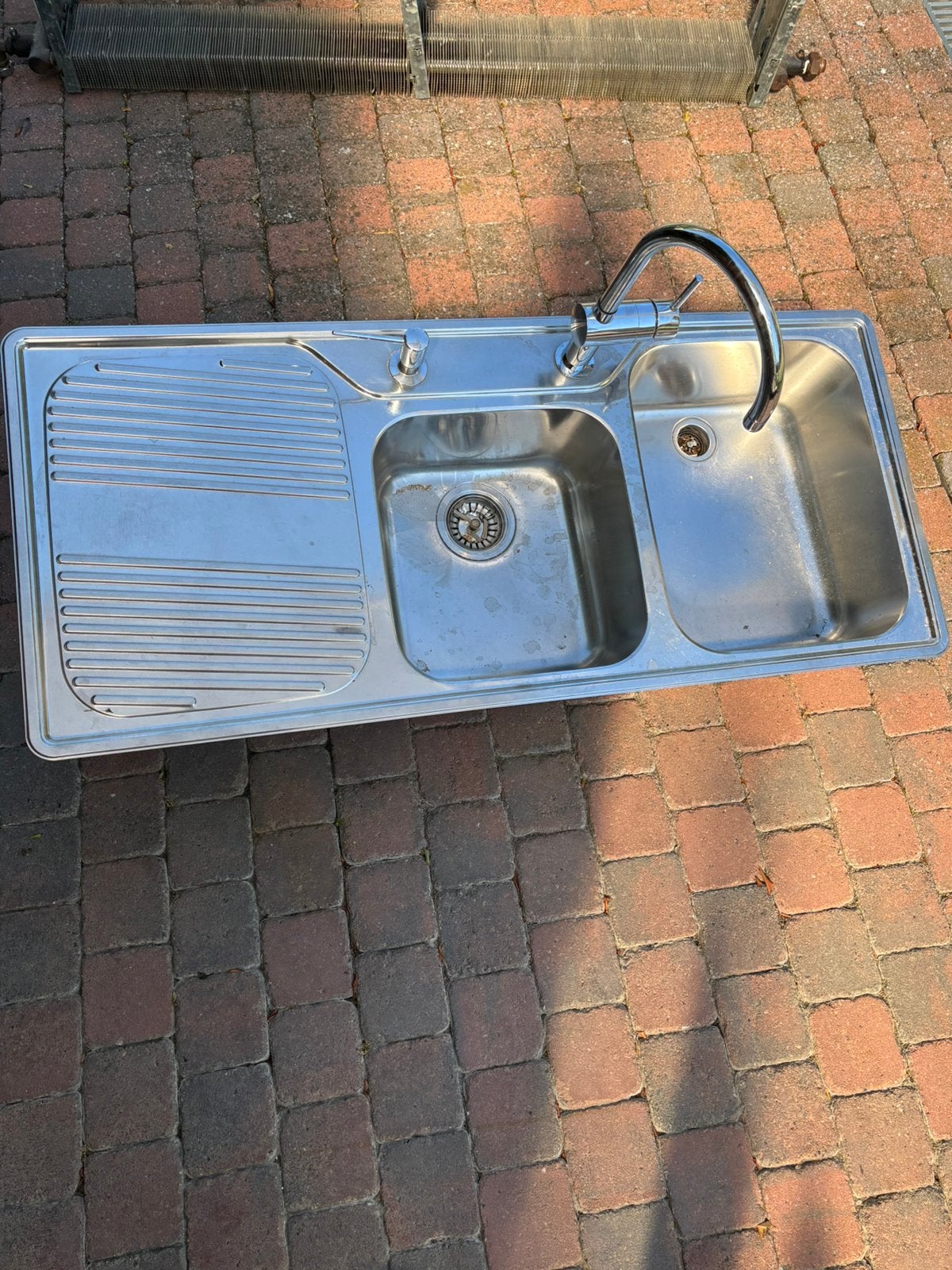 Spoelbak met kraan, Ophalen, Zo goed als nieuw
