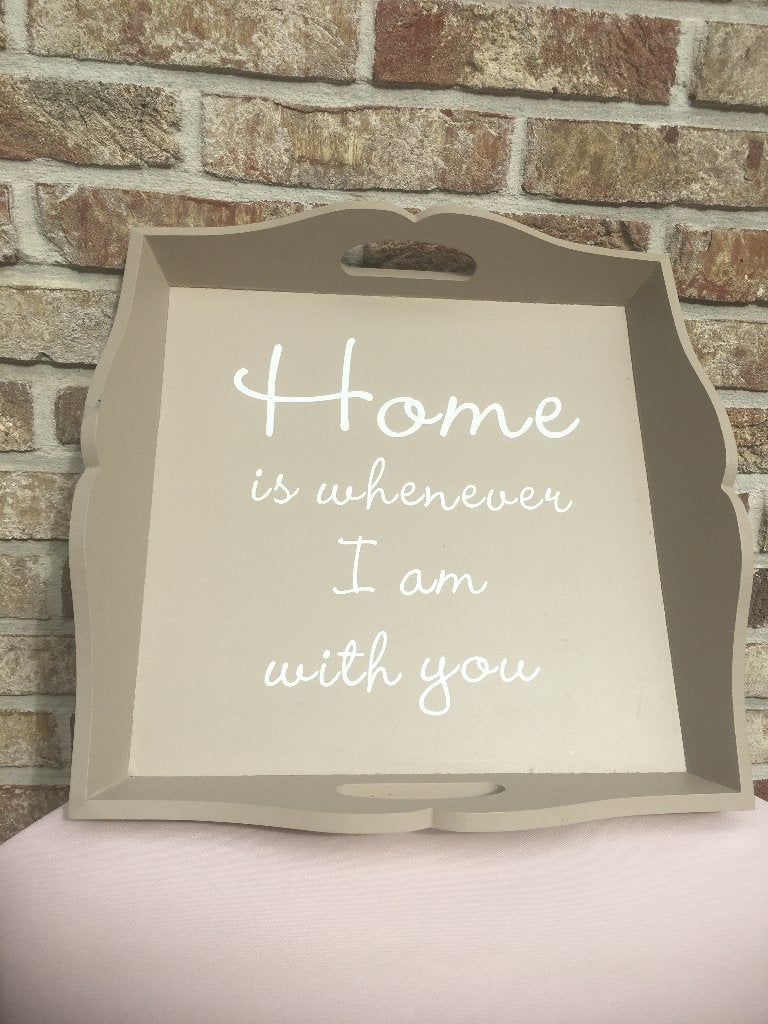 DIENBLAD IN HOUT NIEUW "HOME IS WHENEVER I AM WITH YOU", Huis en Inrichting, Woonaccessoires | Dienbladen, Ophalen of Verzenden