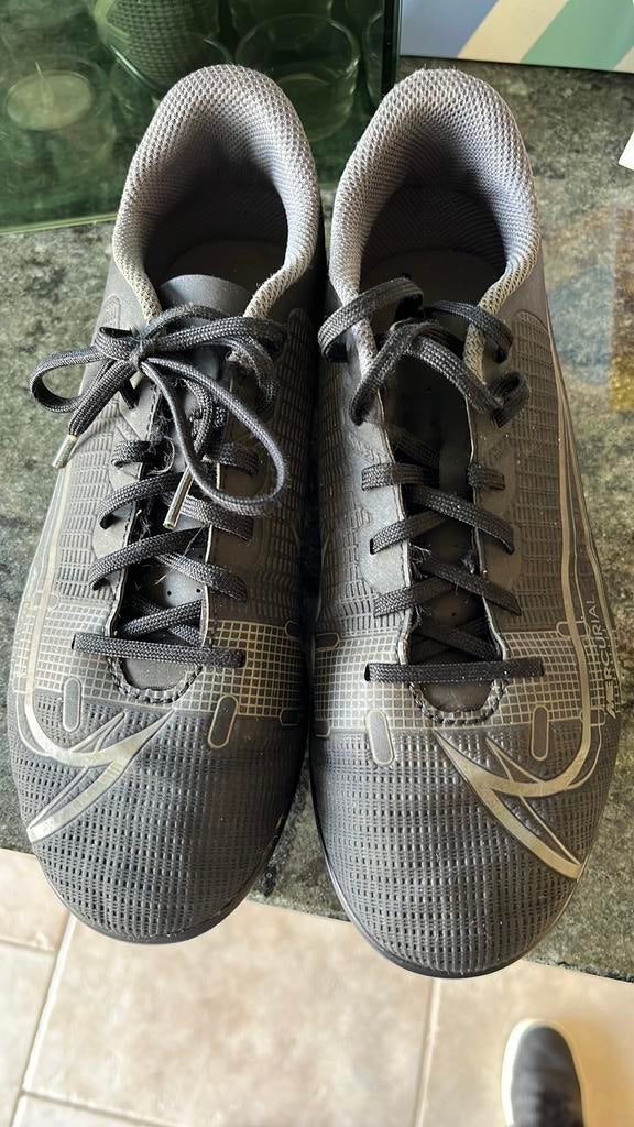 Nike voetbalschoenen, Enlèvement ou Envoi, Comme neuf, Chaussures