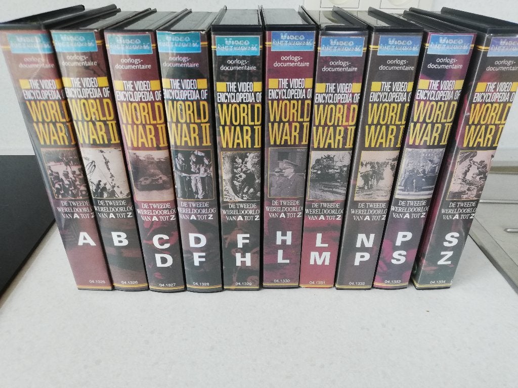 The Video Encyclopedia of World War II, Ophalen of Verzenden, VHS
