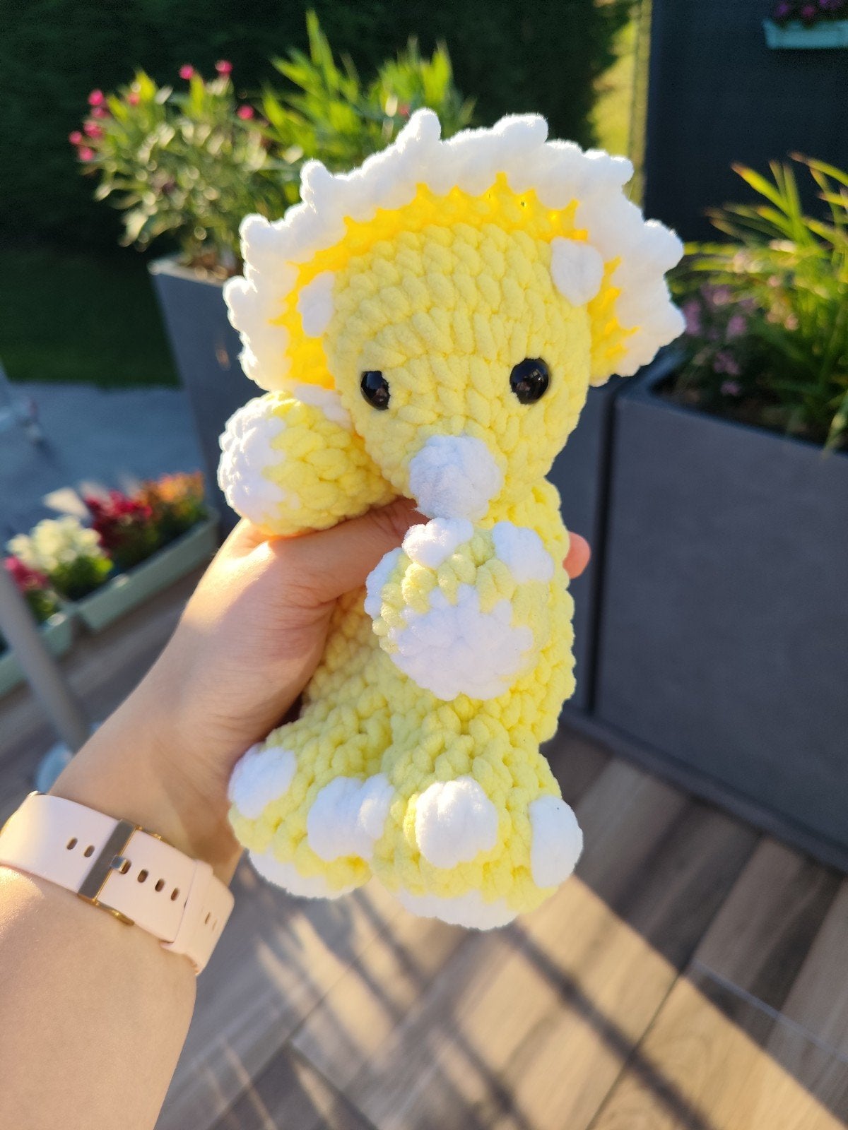 Kleine gele dinosaurus, Kinderen en Baby's, Speelgoed | Knuffels en Pluche, Overige merken, Zo goed als nieuw, Middelgroot (20 tot 80 cm)
