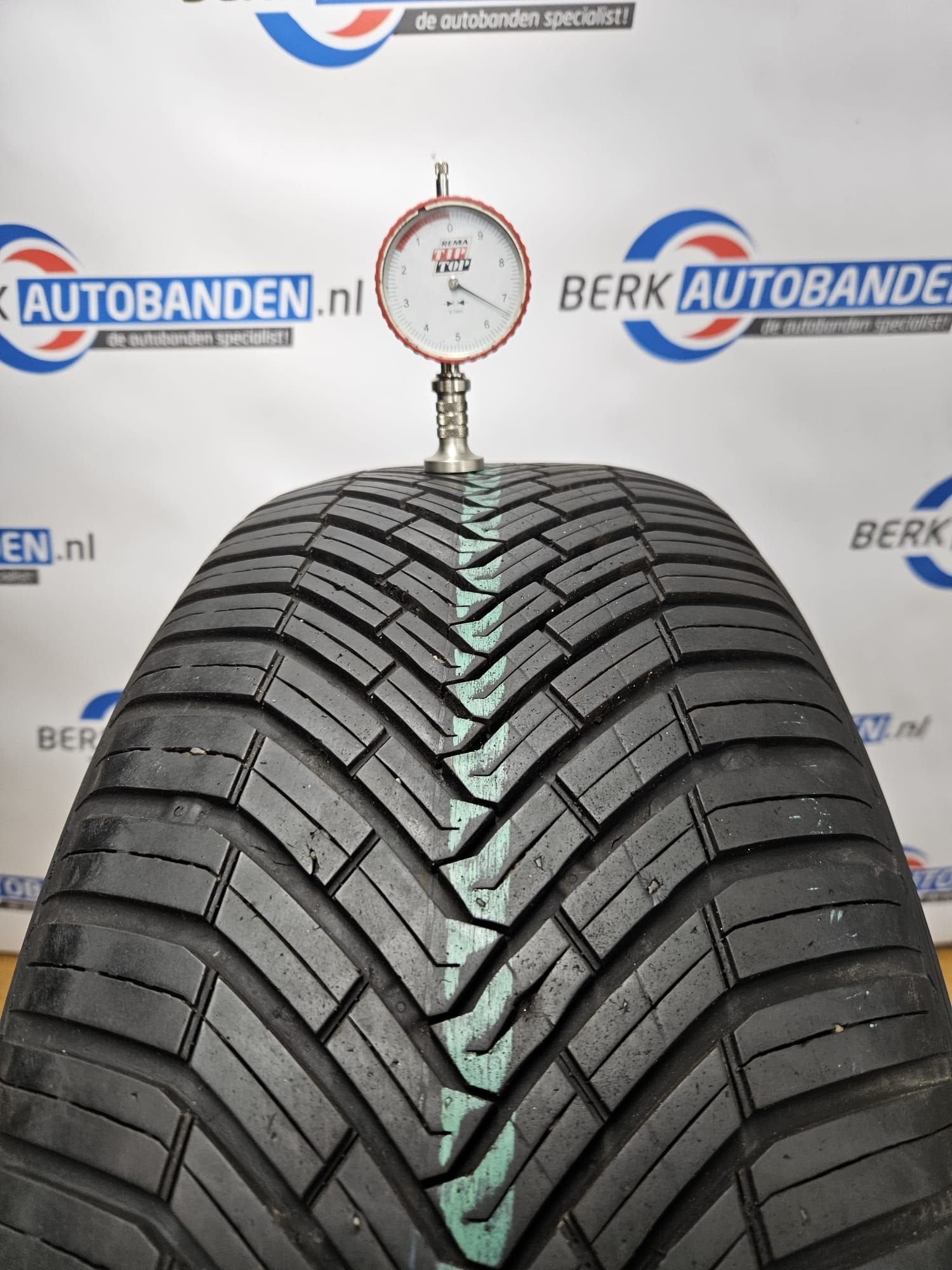 2x Continental All Season Contact 235/55 R17 103H XL 235/55/, Auto-onderdelen, Banden en Velgen, Gebruikt, -, -, 17 inch