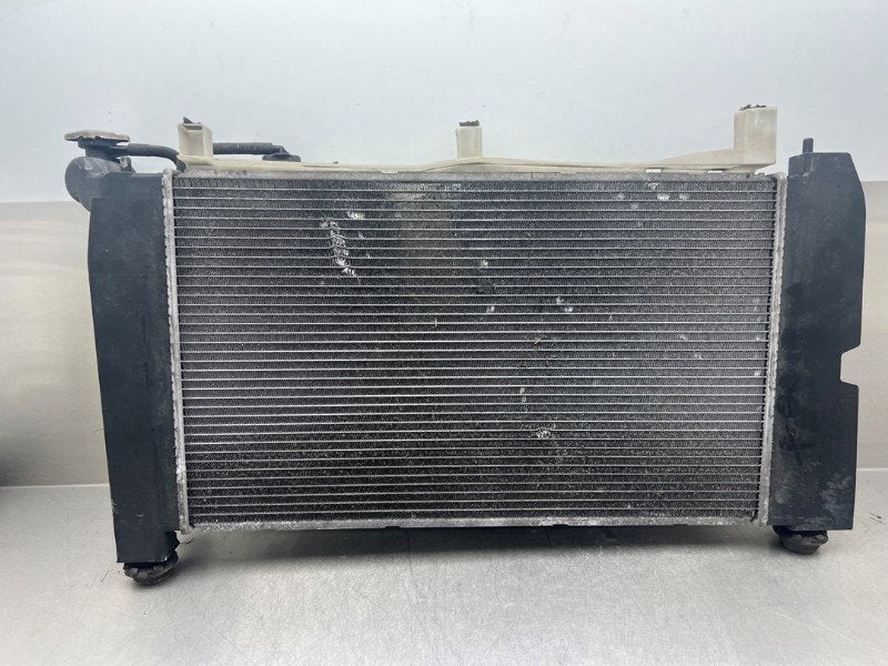 RADIATEUR EAU Toyota Avensis Wagon (T25 / B1E), Dhr. M. Roggen, Toyota, Stadsweg 37 37
9917 PV  WIRDUM GR., NL, Utilisé