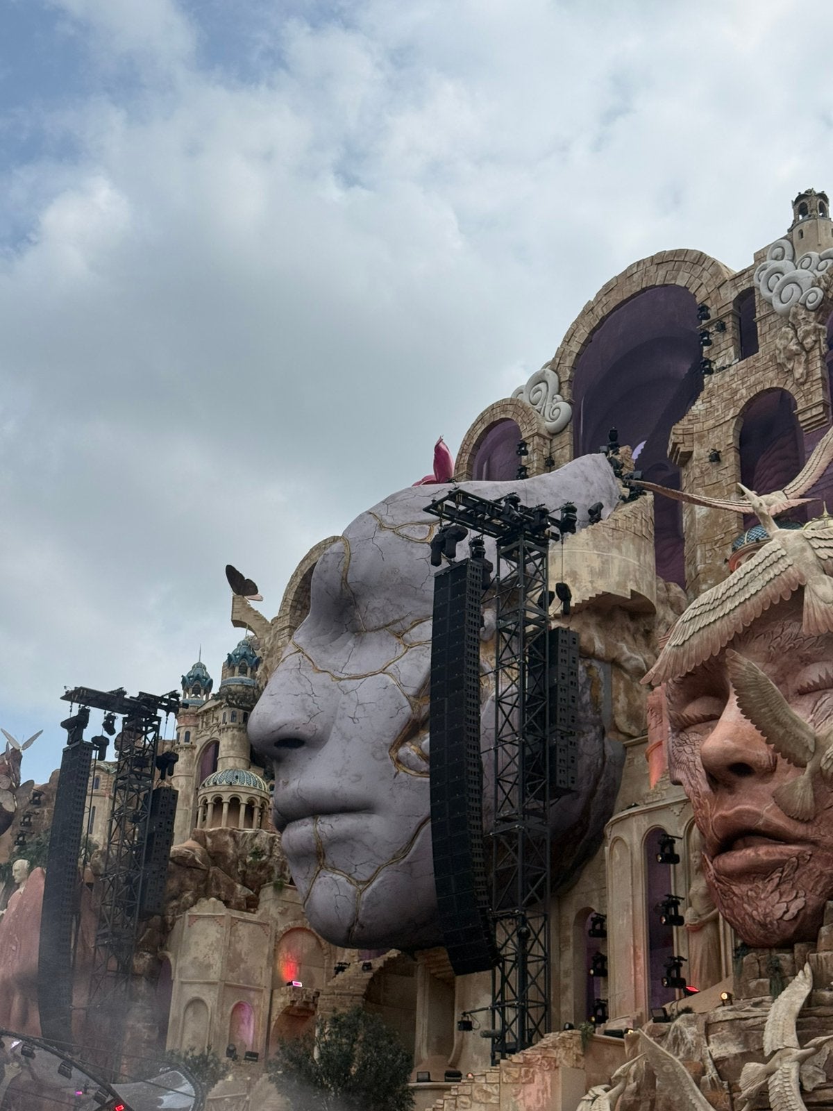 TOMORROWLAND IS OP ZOEK NAAR ZONDAG W2, Tickets en Kaartjes