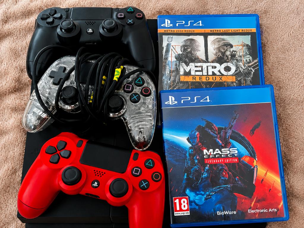 Ps4 bundel, Games en Spelcomputers, Spelcomputers | Sony PlayStation 4, Ophalen of Verzenden, Original, Met 3 controllers of meer