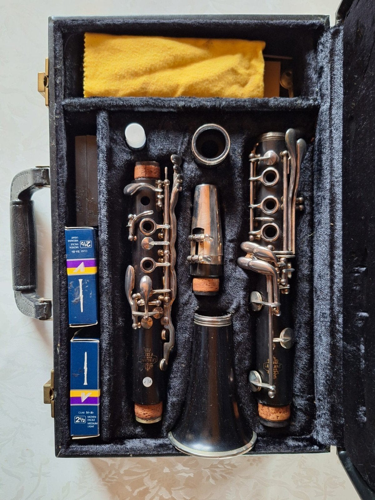 Klarinet in draagkoffer, Musique & Instruments, Enlèvement, Comme neuf, Bois, Avec valise