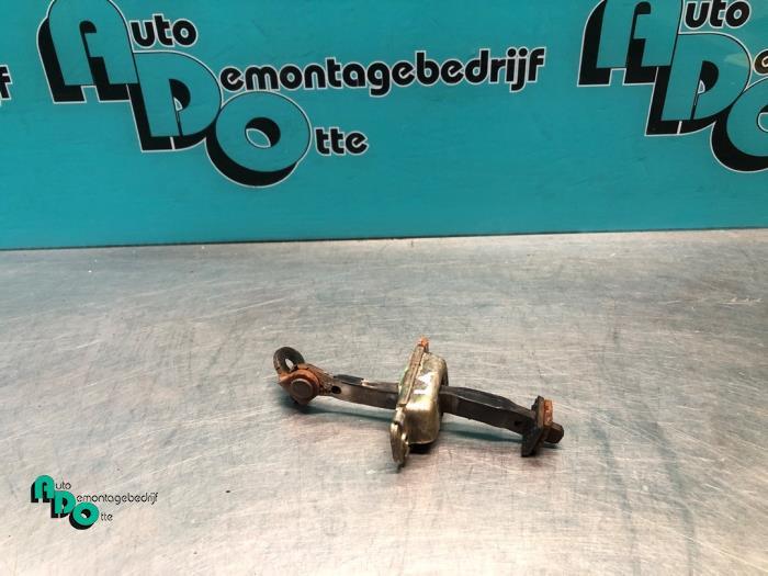 Butée 4portes arrière gauche d'un Hyundai Getz (Getz 03-), -, 3 mois de garantie, Utilisé, Hyundai