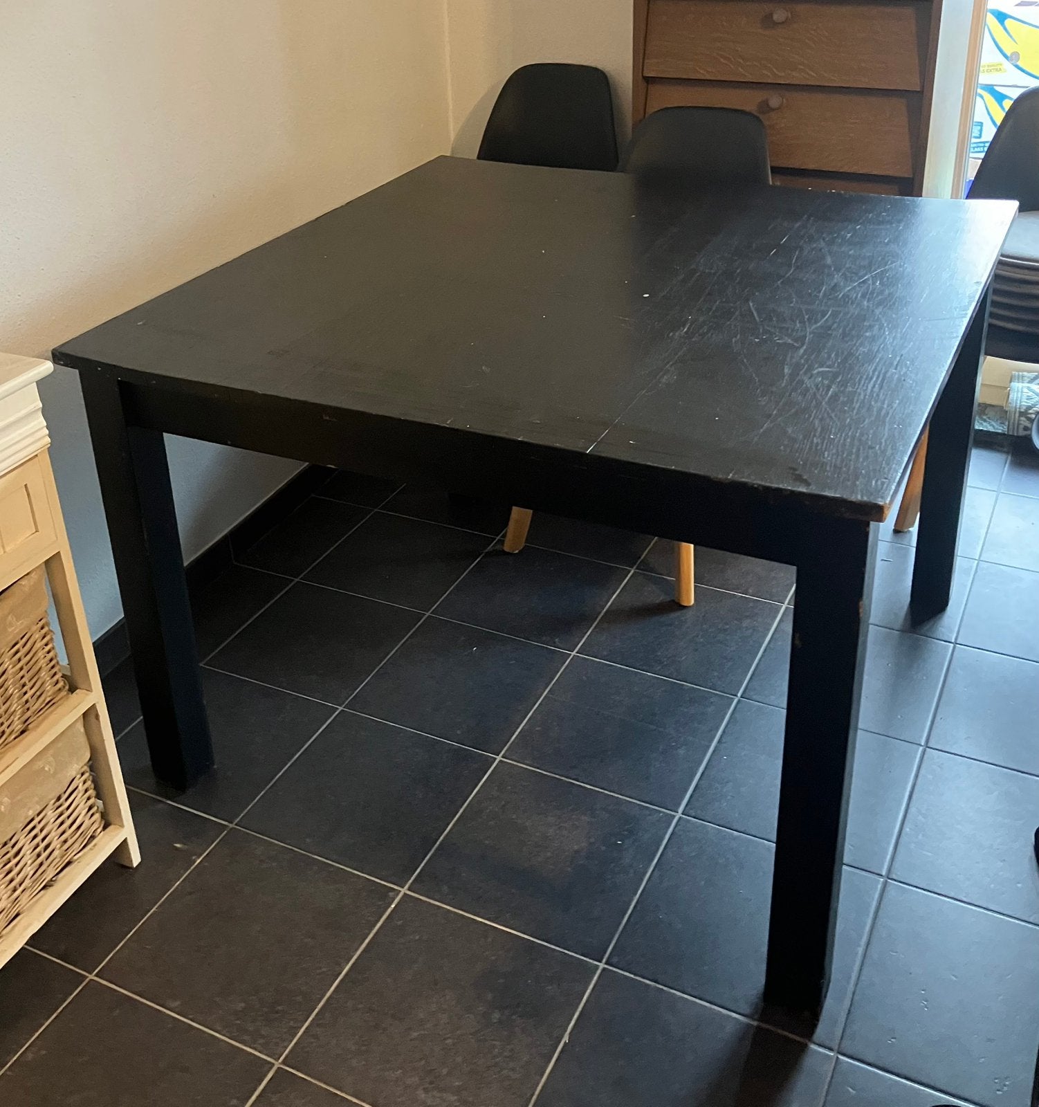 Te koop vierkantige eettafel 110x110cm ., Ophalen, Gebruikt, Vierkant