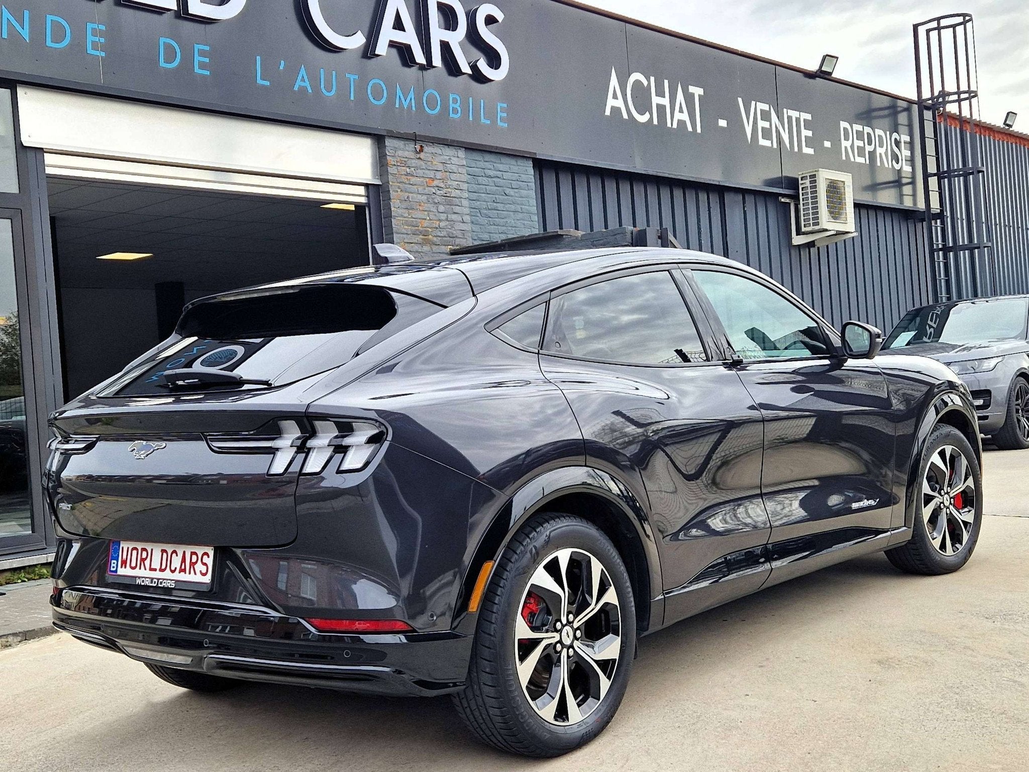 Ford Mustang Mach-E X AWD 4x4 - 99Kw Extended Range - SUSPEN, Autos, Argent ou Gris, Achat, Entreprise, 5 portes