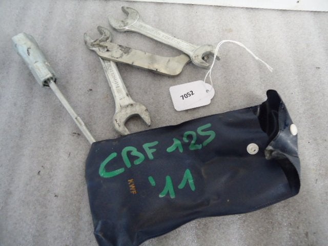 CBF125 2013 - 2014 Honda Gereedschap D1-15842