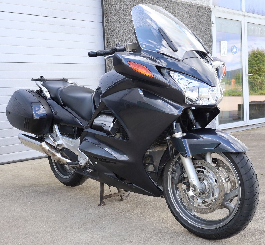Honda ST1300 Pan European, Cardan-aandrijving, 4 cilinders, Motorrijbewijs A, Gebruikt