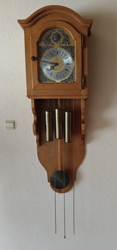 Exclusieve antieke eiken hangklok - handgemaakt, Antiek en Kunst, Ophalen