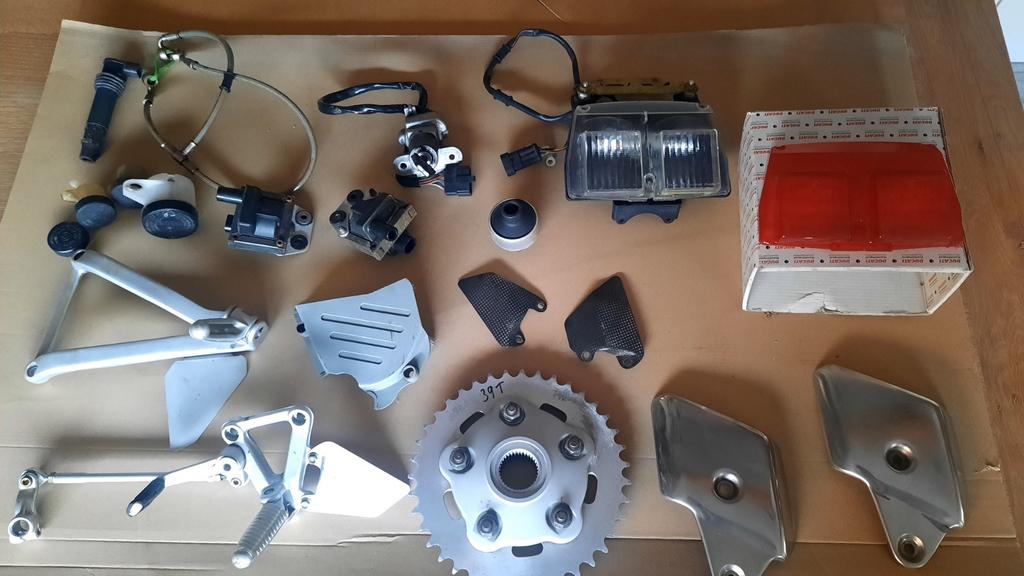 Ducati 748-996-916 onderdelen in 1 koop !, Enlèvement
