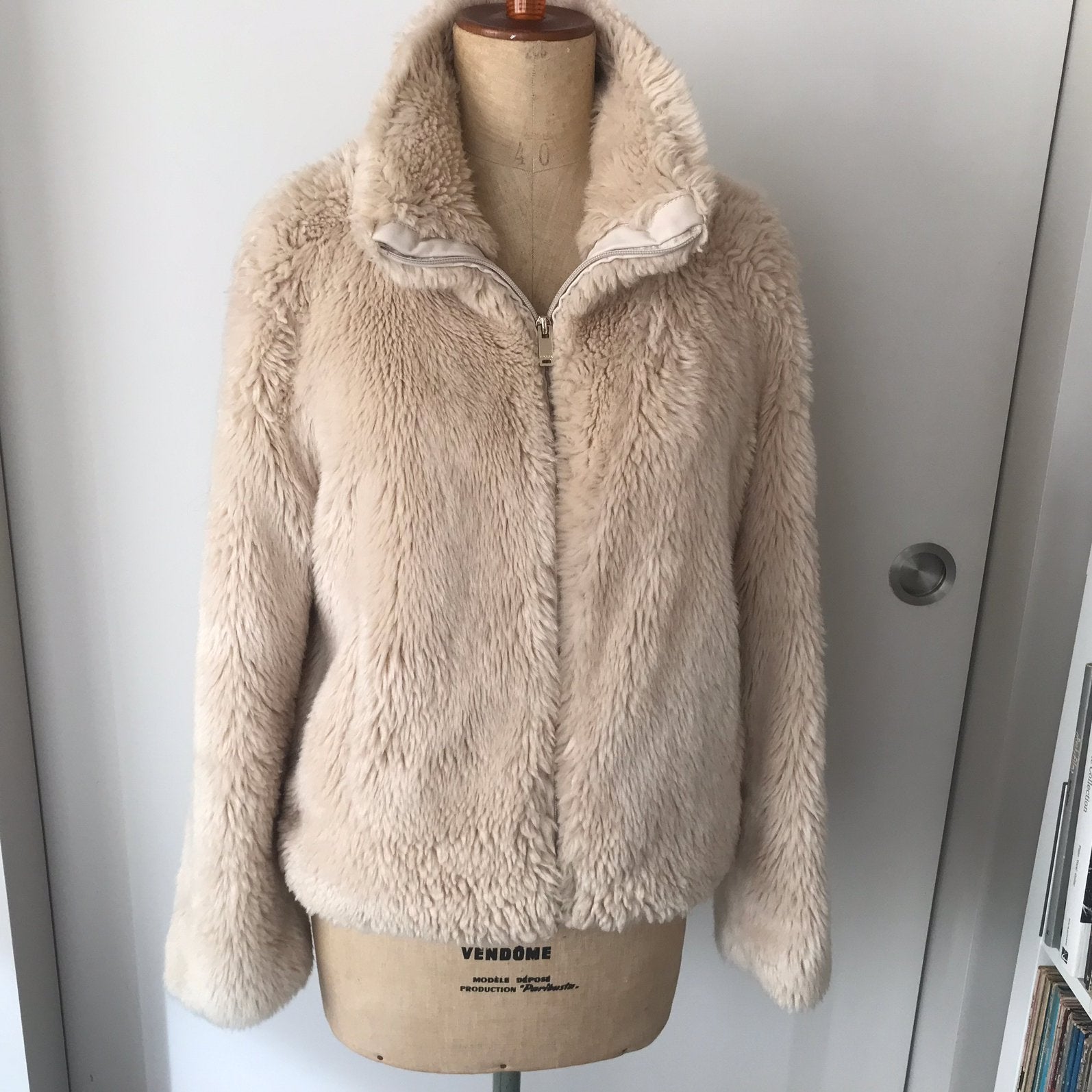 Pelsjakker Kocca, ecopels, Small, Ophalen of Verzenden, Zo goed als nieuw, Maat 36 (S), Beige