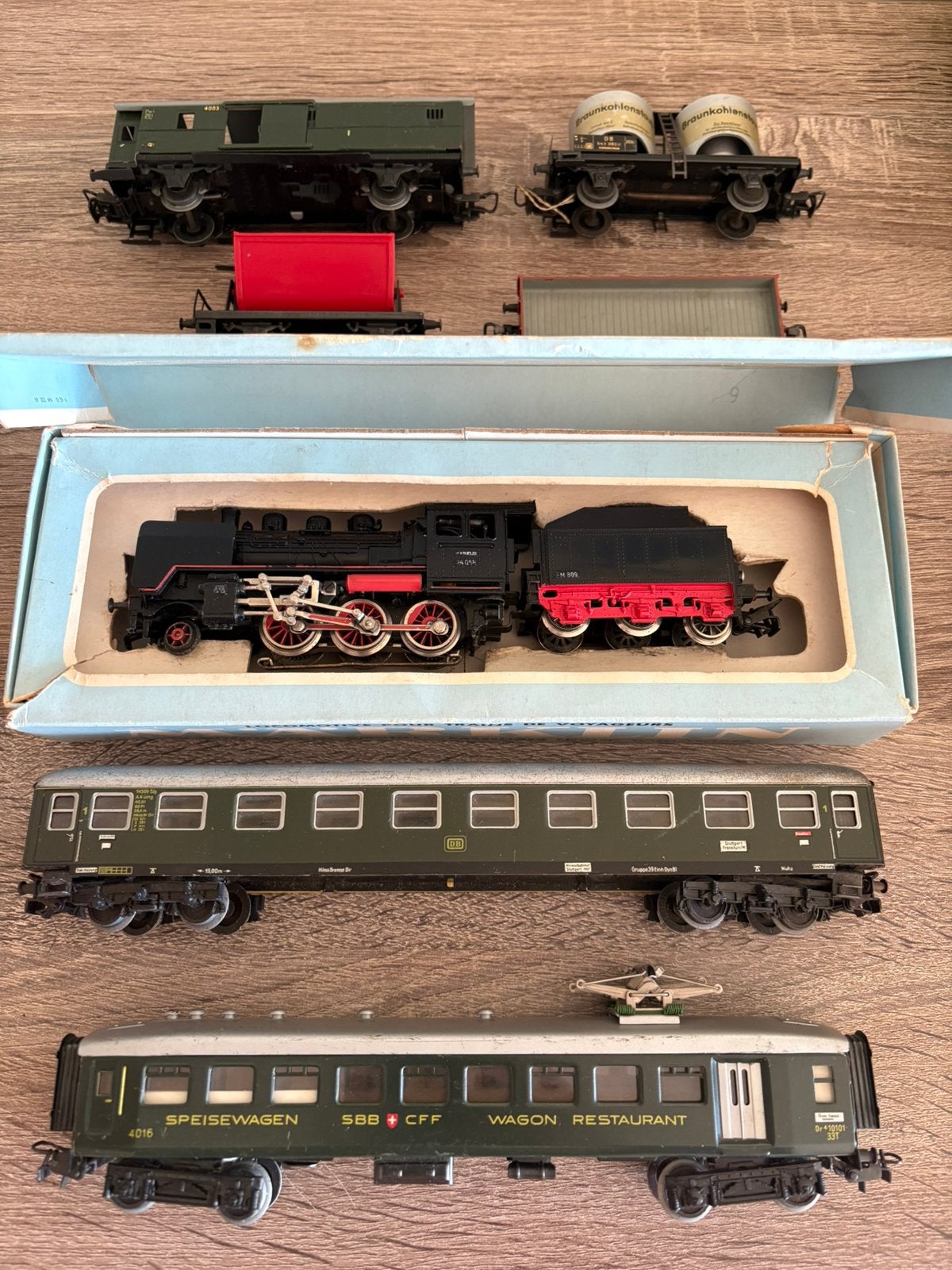 MARKLIN VINTAGE LOT LOCO 3003 boite wagon SUISSE+5 wagons, Enlèvement ou Envoi, Comme neuf, Wagon