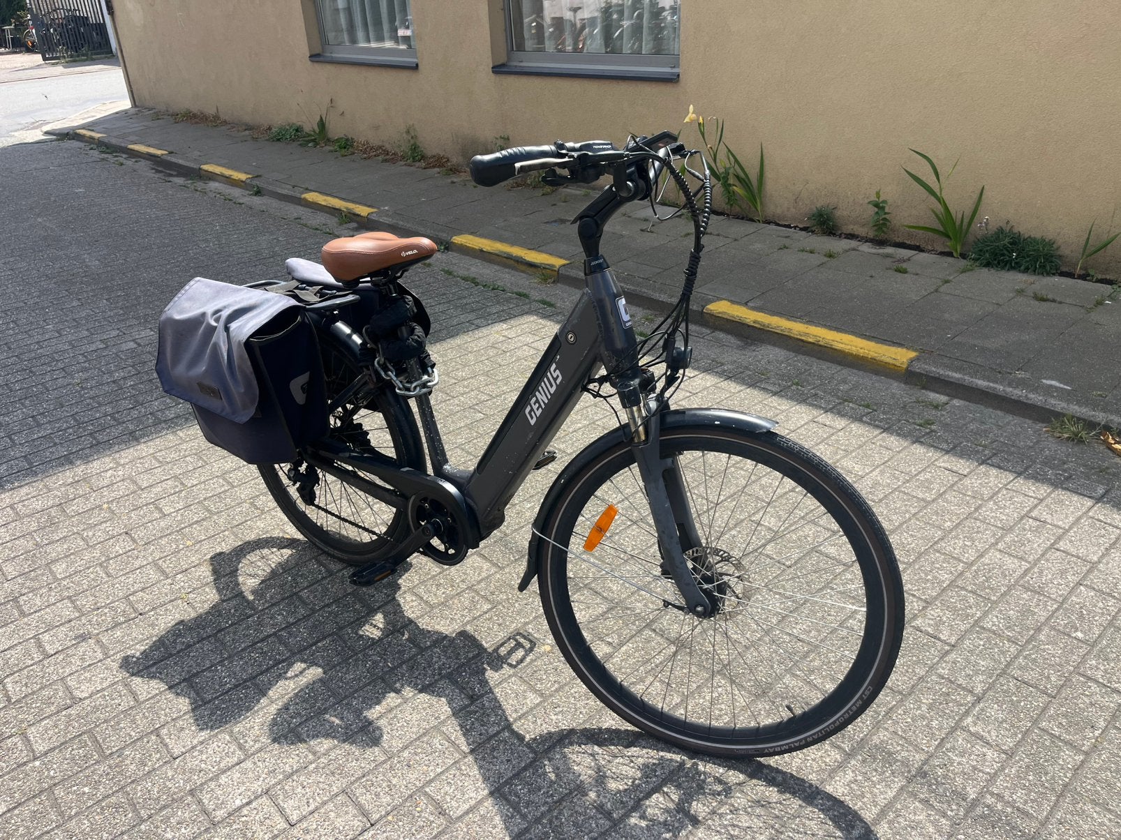 Tweedehands elektrische Genius commuter low entry model, Ophalen, Gebruikt, 30 tot 50 km per accu, Overige merken