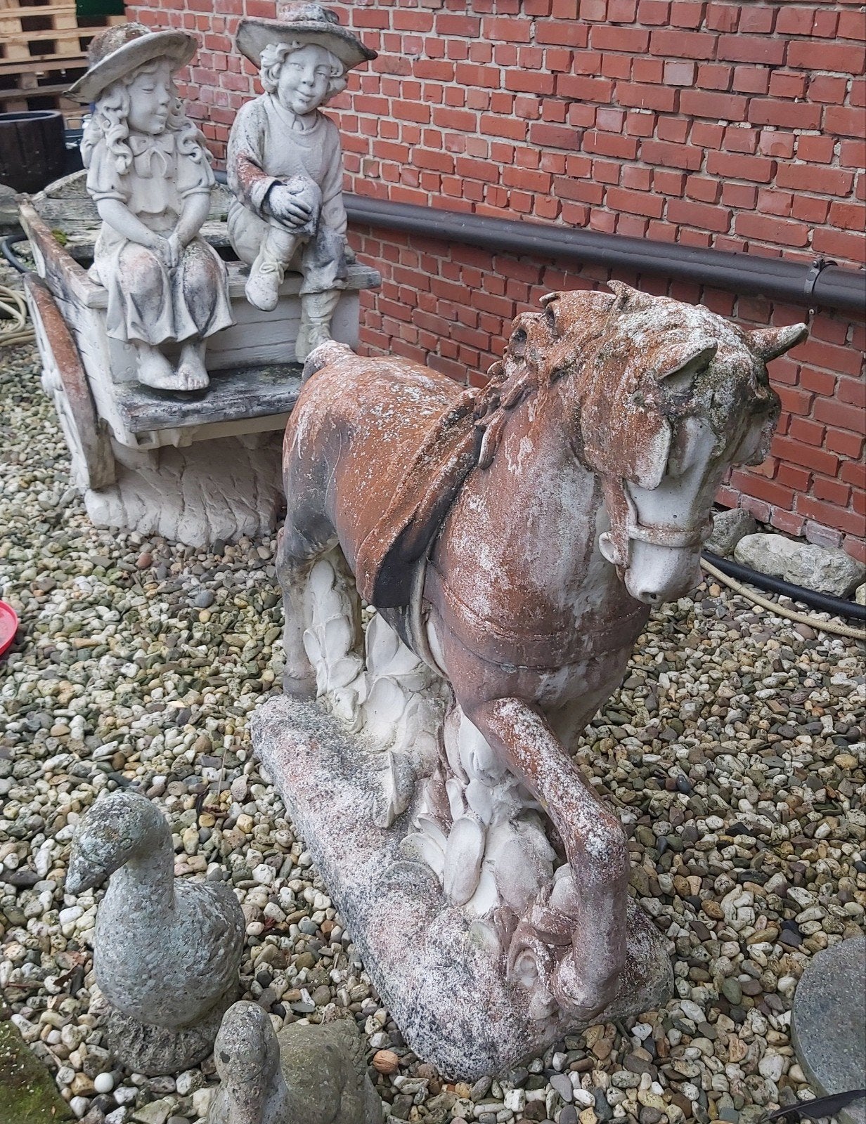 betonnen decoratie betonnen kar met paard, Ophalen