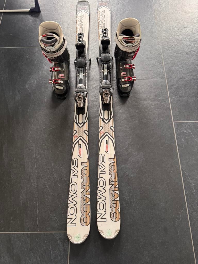 Ski’s en botten in goede staat, Sport en Fitness, Ophalen, Zo goed als nieuw, Ski